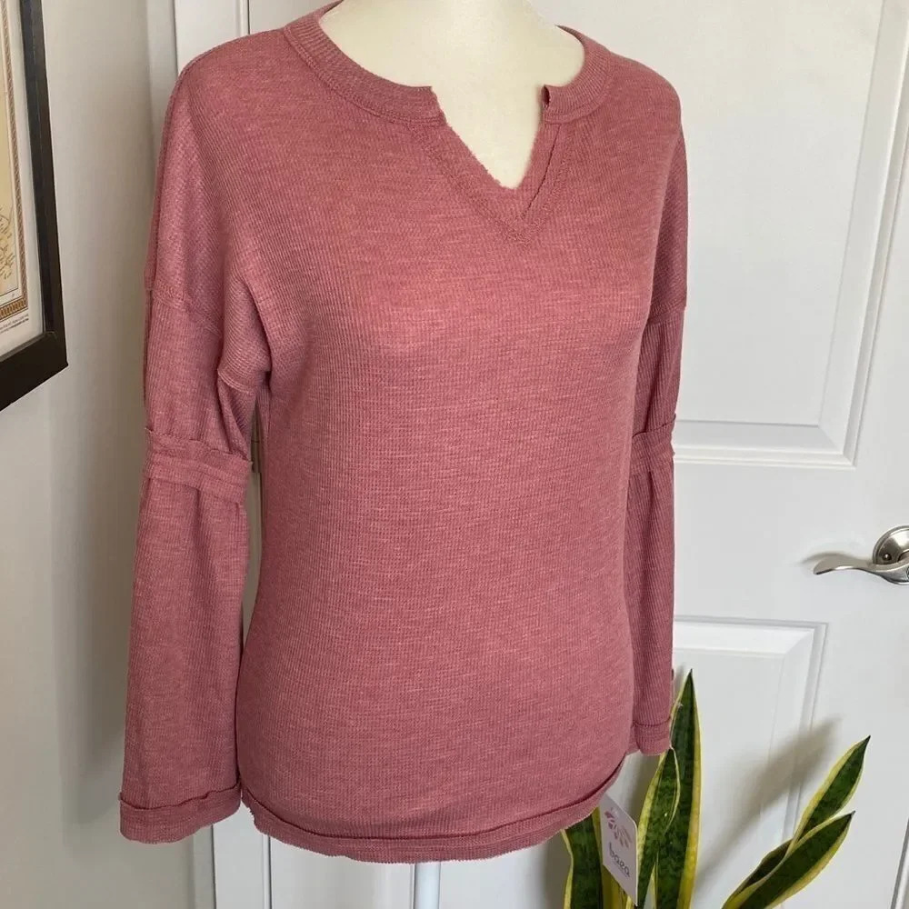 NWT Baea Flare Sleeve Thermal Top - Picture 4 of 13